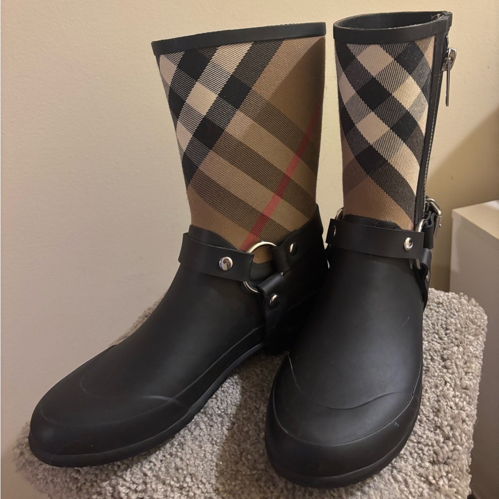 Burberry Black and Tan Plaid Boots